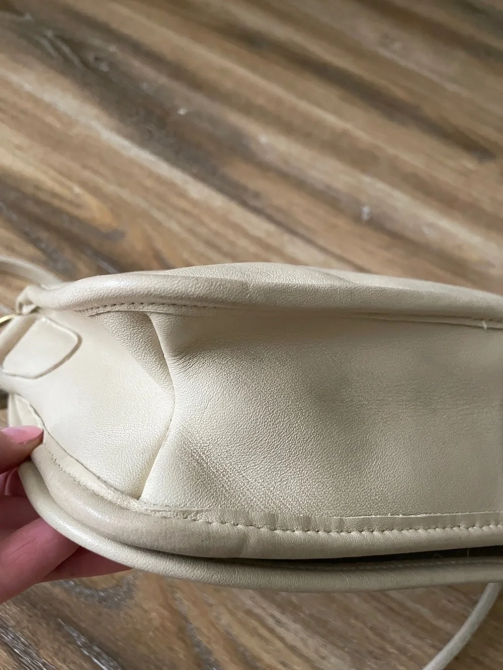 Coach Vintage Turnlock Shoulder Bag in Bone - Picture 7 of 16